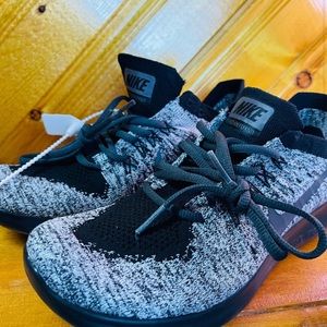 Nike free rn flynet women size 7